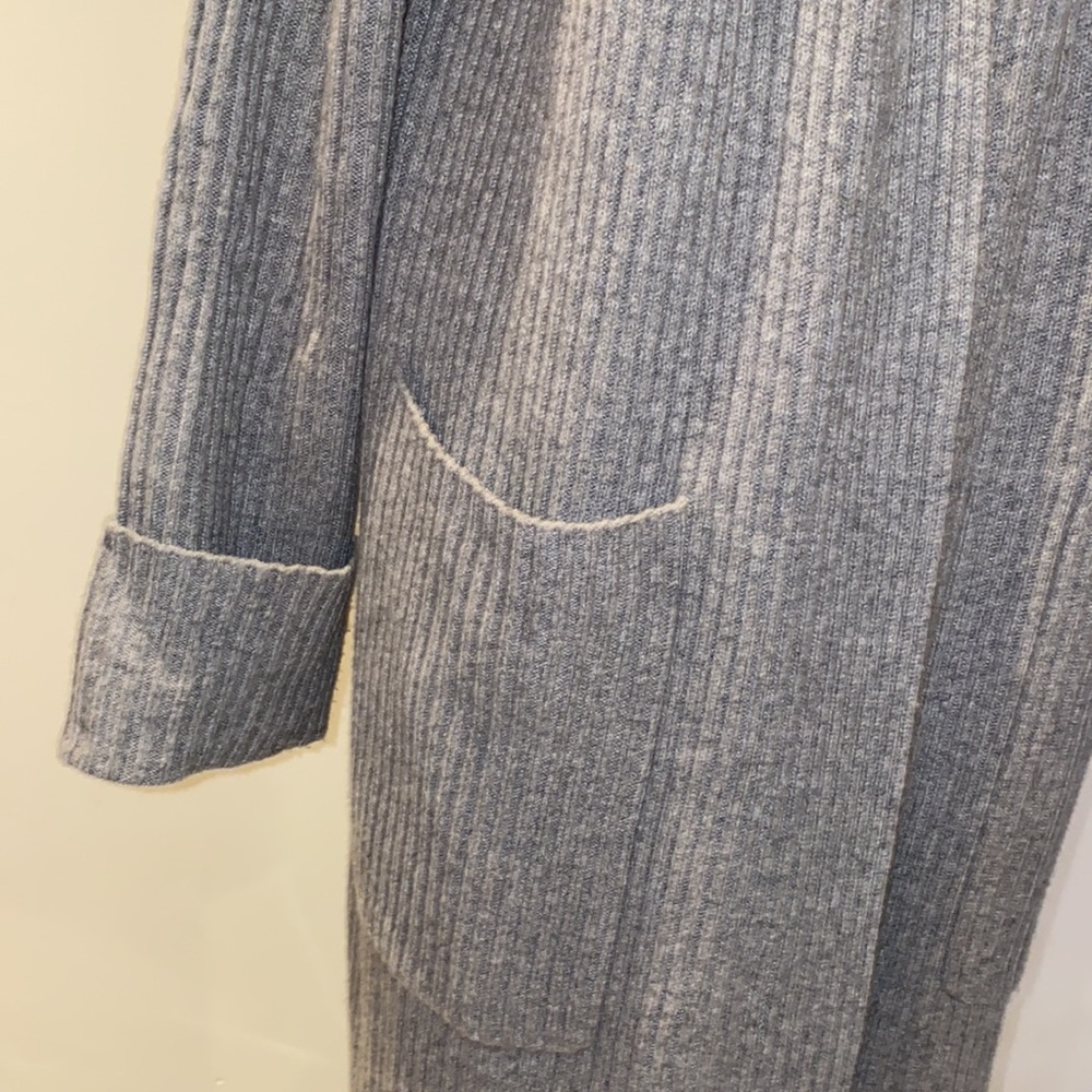 Revive Cashmere - Picture 4 of 7